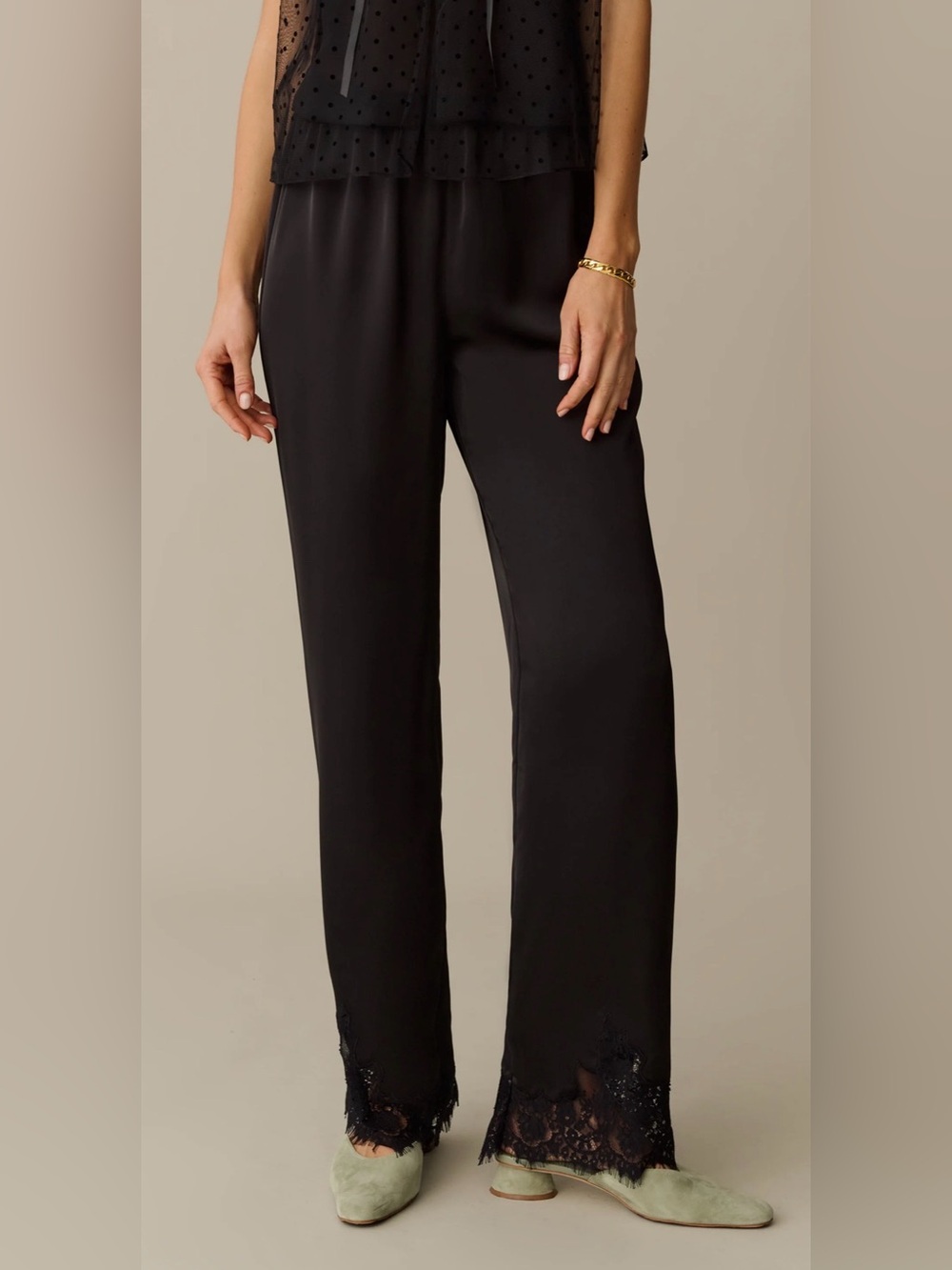 Few Moda sorella NWT Yara Black Satin Lace-Hem Pants